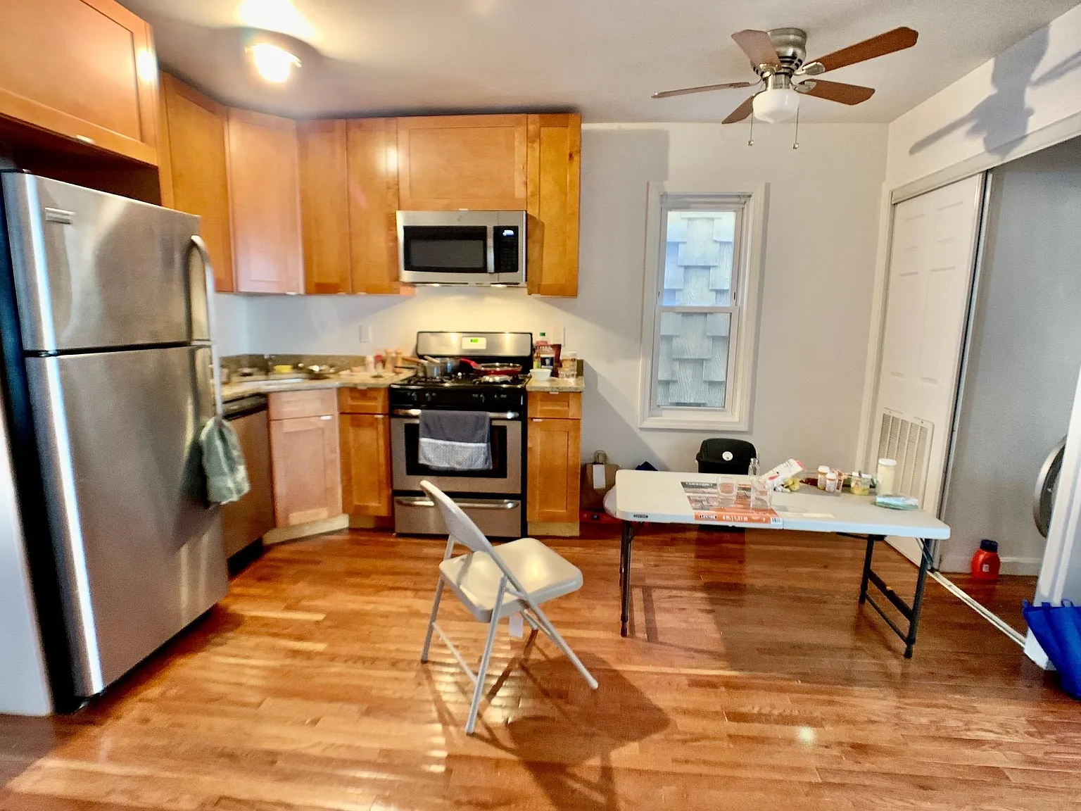 3 bed, 2.0 bath, $2,800 — Photo 2