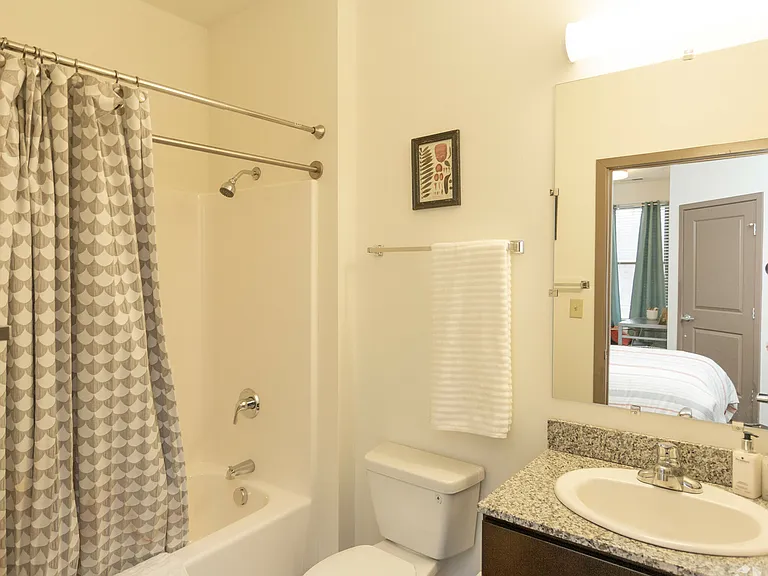 1475 Washington Ave — Photo 14