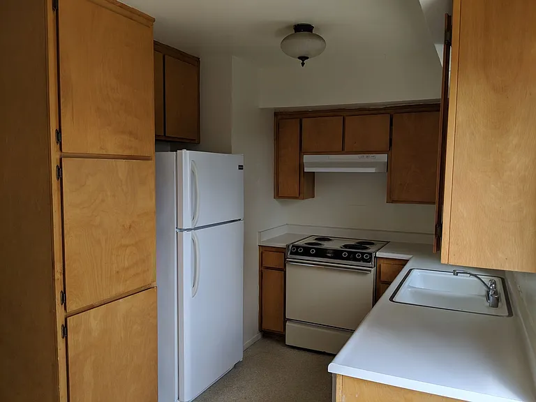 2935 Augusta St #18 — Photo 6