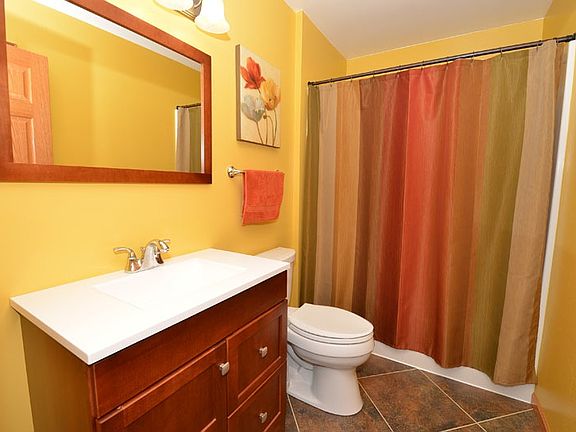 4th image of 1326 Lee Ave