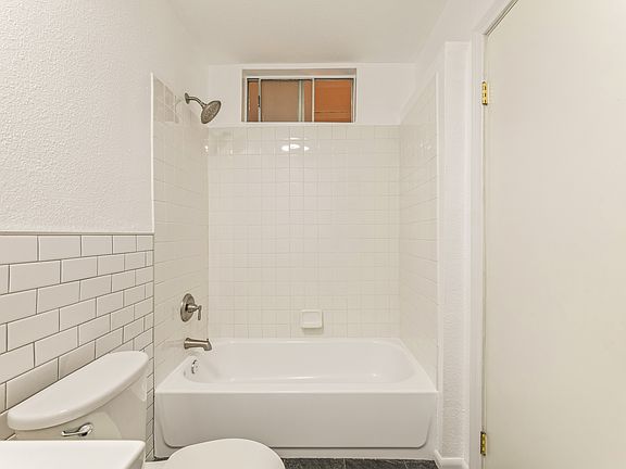 2nd image of 3611 W 4th St Unit 1/2