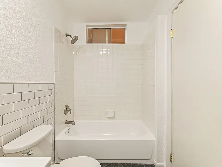 3611 W 4th St #1/2 — Photo 2