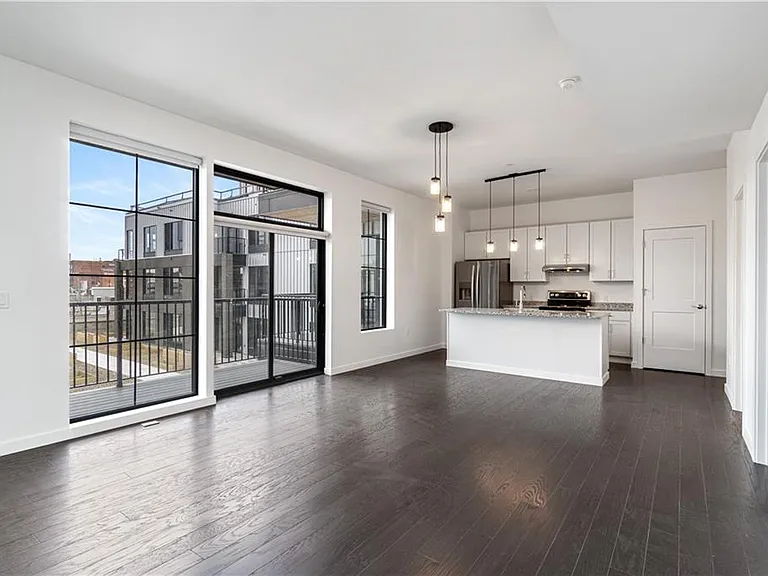 2635 Penn Ave #301 — Photo 7