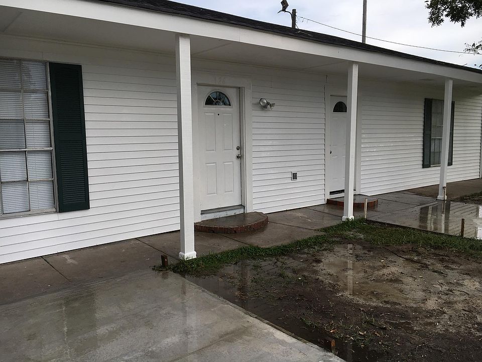 1st image of 126B Carolyn Dr