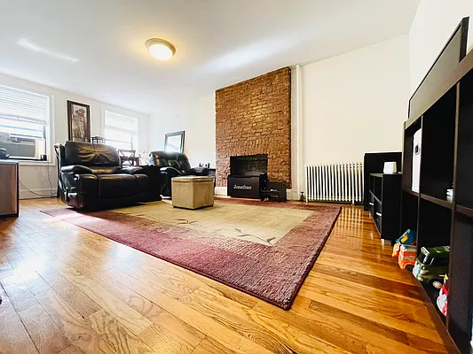 Rented by Level Group | media 3