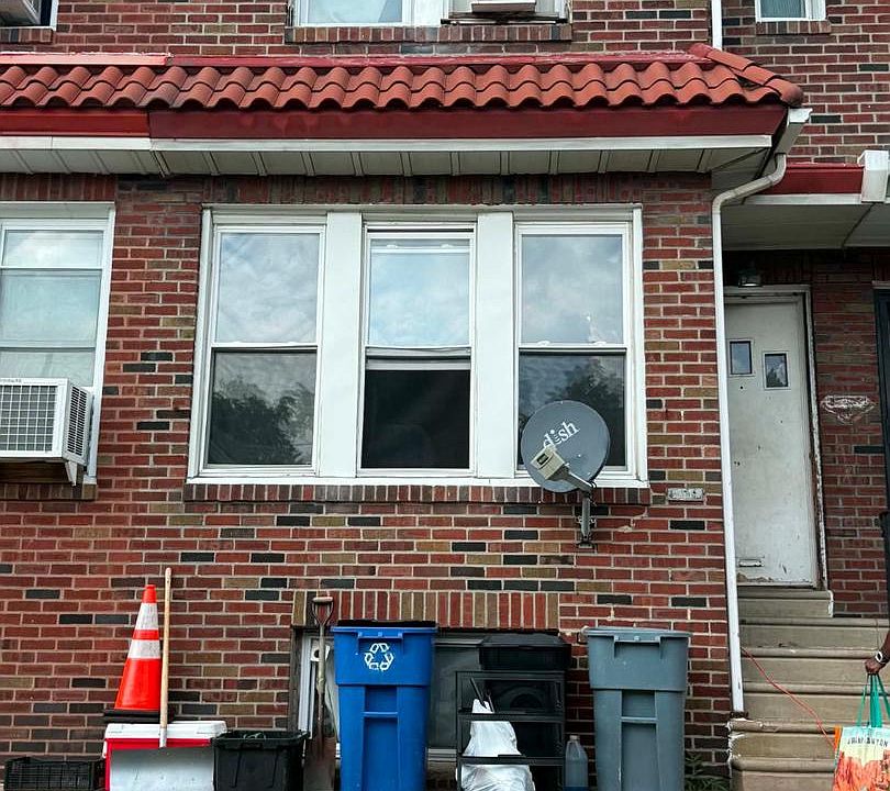 1st image of 239 W Laveer St