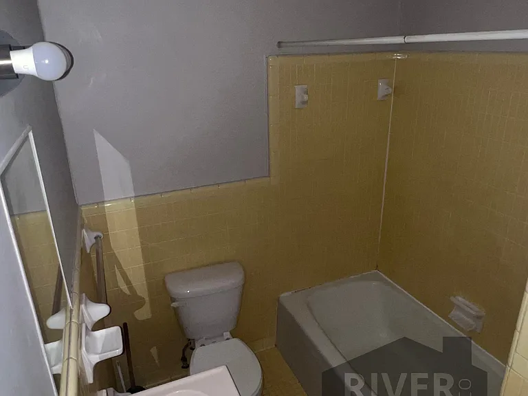 111 Parker Dr — Photo 9