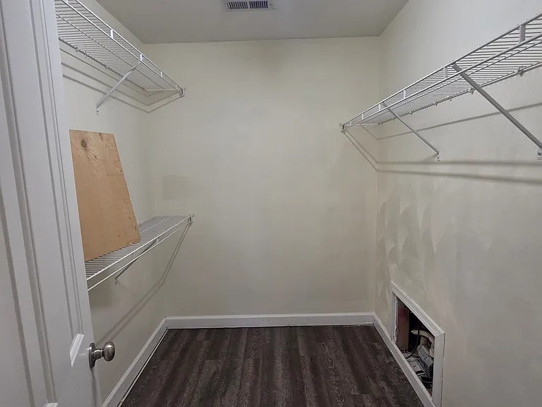 403 Judges Ct — Photo 7