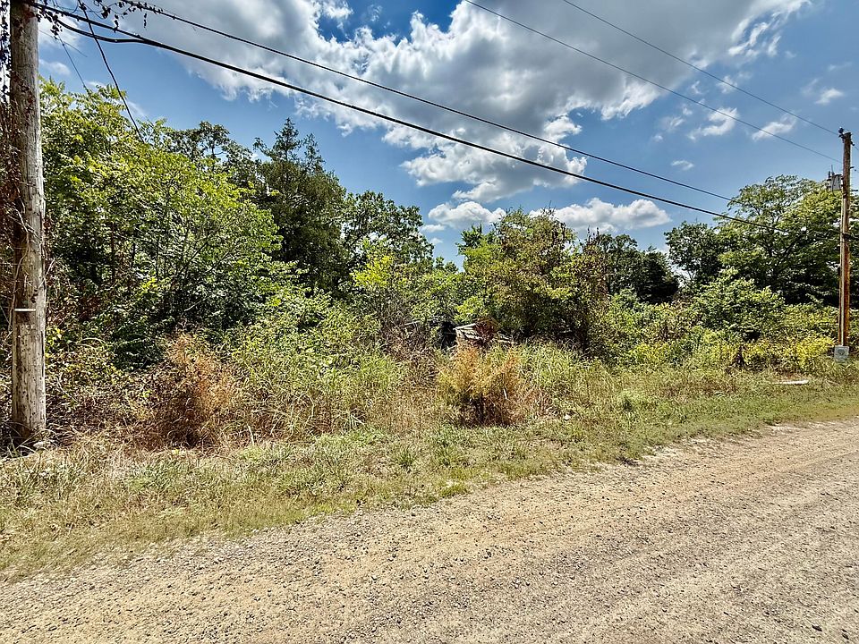 1st image of 4048 Black Oak Lane