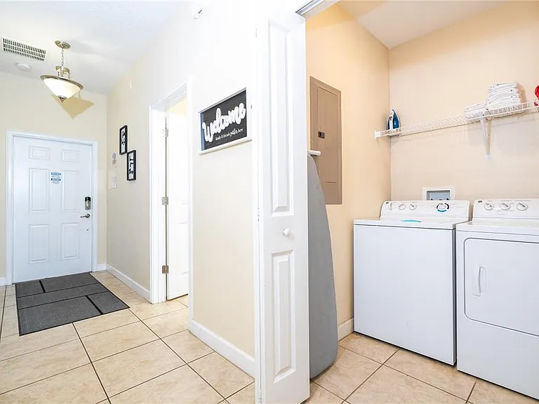 4908 Clock Tower Dr — Photo 44