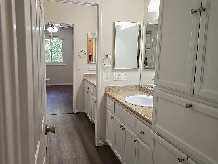 11643 Ash St — Photo 10