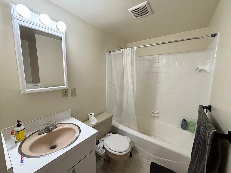 76 Tyler St #B — Photo 9