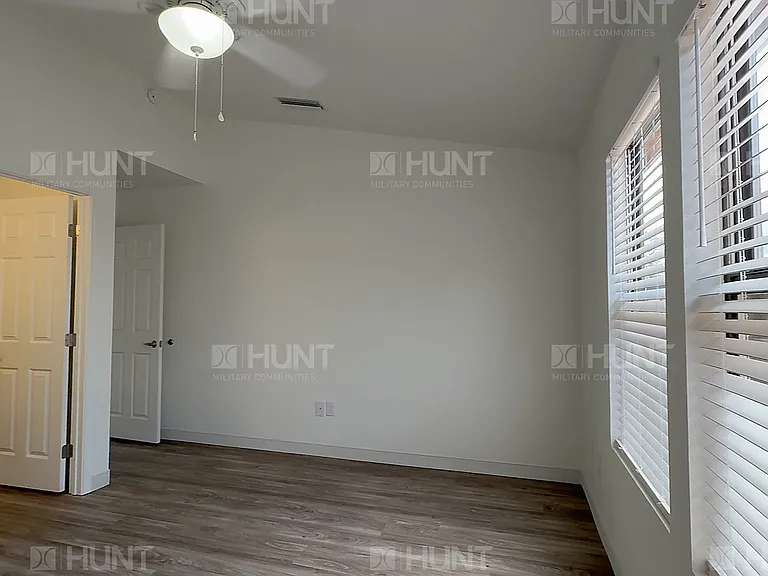 905A Thorn Ct SE — Photo 11