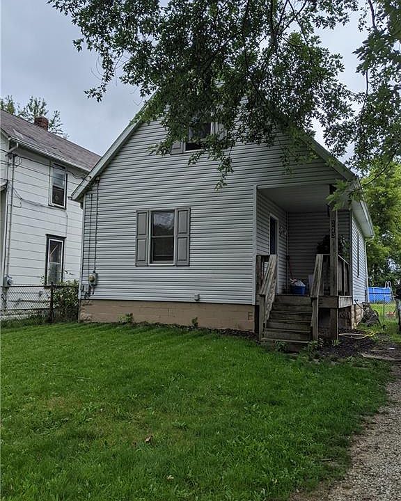 1st image of 323 College St