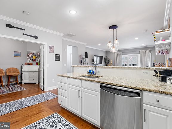 4th image of 800 Admirals Way Unit 1848