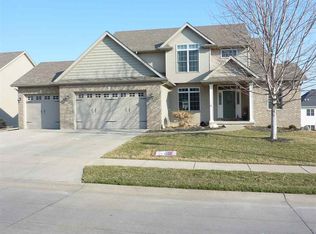 4096 Thunder Ridge Rd, Bettendorf, IA 52722