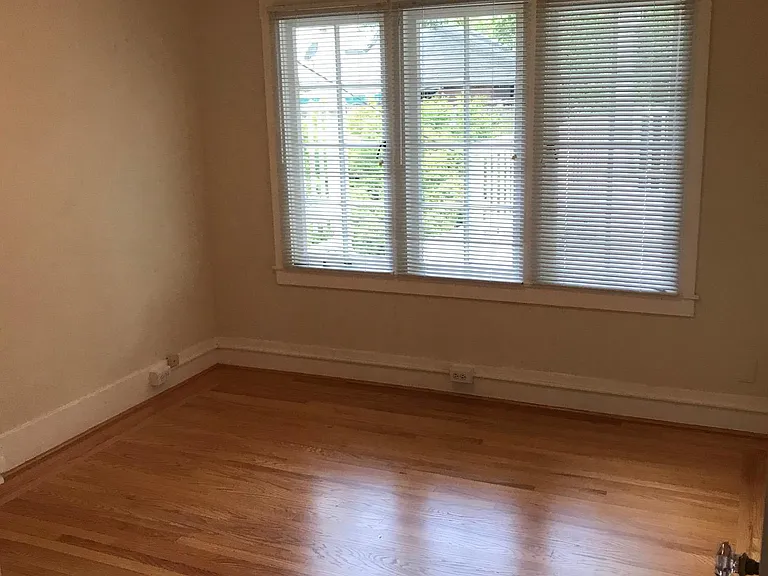 23 Sycamore Ave — Photo 5
