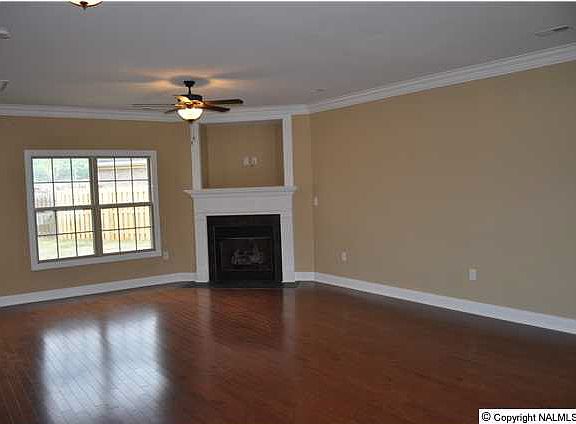 4th image of 5022 Valley Cove Dr
