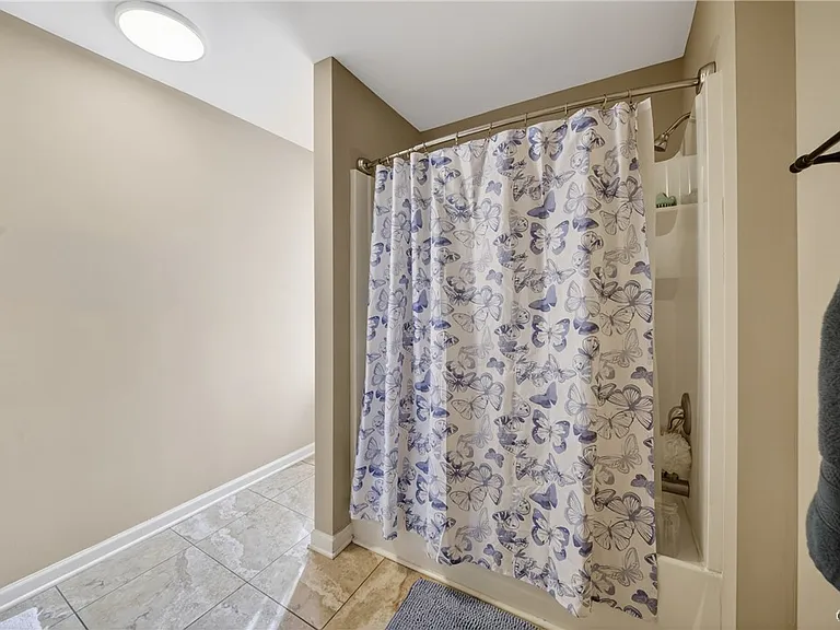 447 E Washington St — Photo 14