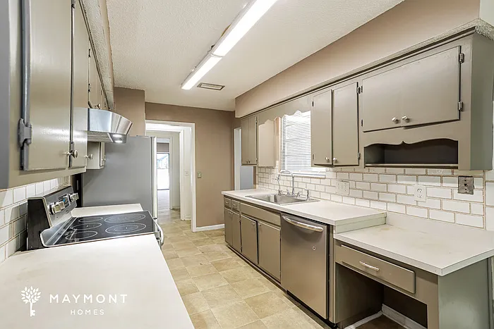 1413 Dolphin St — Photo 7