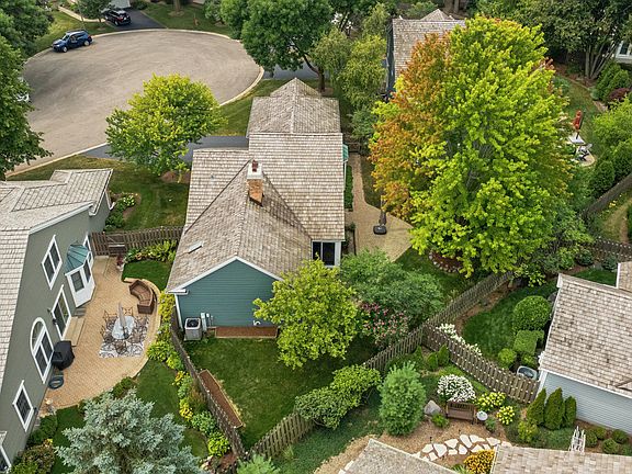 2nd image of 464 Park Barrington Dr