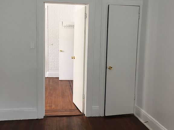 3rd image of 3080 23rd St
