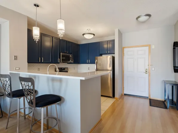 580 N 2nd St APT 402, Minneapolis, MN 55401