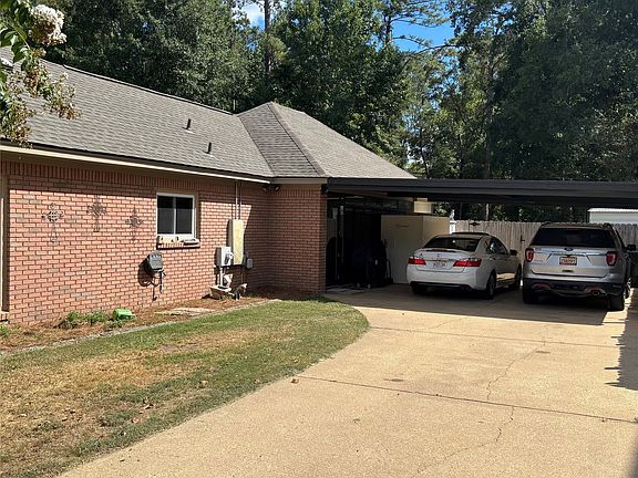4th image of 20 Springbrook Dr