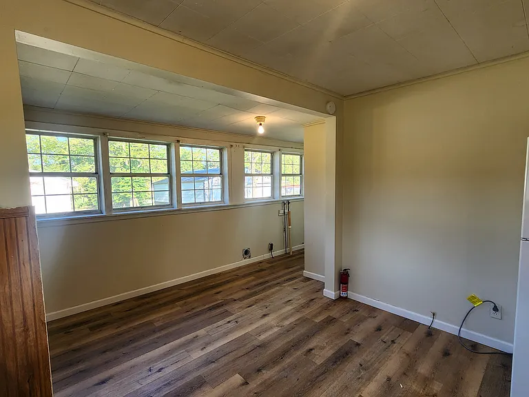 2405 Monroe Ave — Photo 7