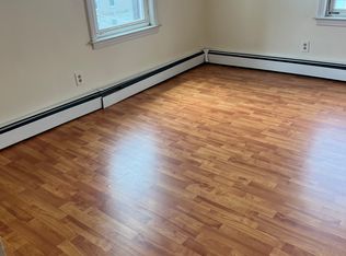 32-34 Dean St #3F, Woonsocket, RI 02895