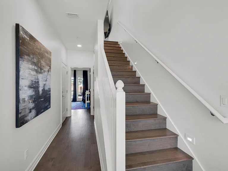 314 W Romana St — Photo 2