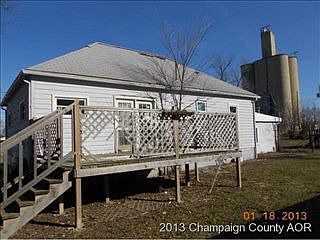 2nd image of 132 1/2 N Walnut St
