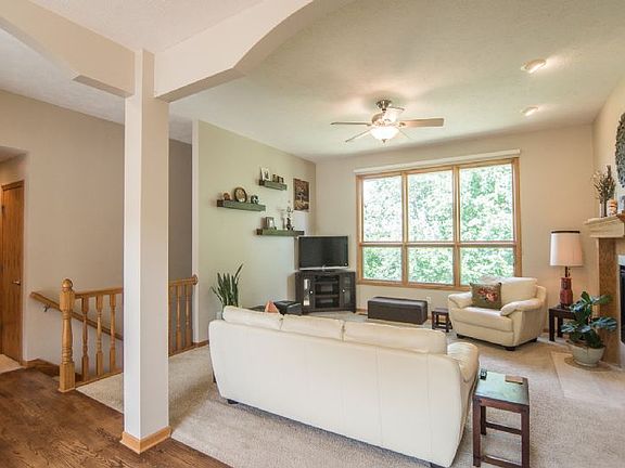 3rd image of 313 Louise Ave