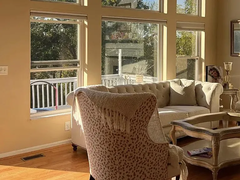 5700 Crestwood Dr — Photo 2