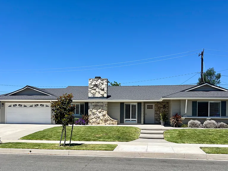 1363 Hendrix Ave — Photo 1