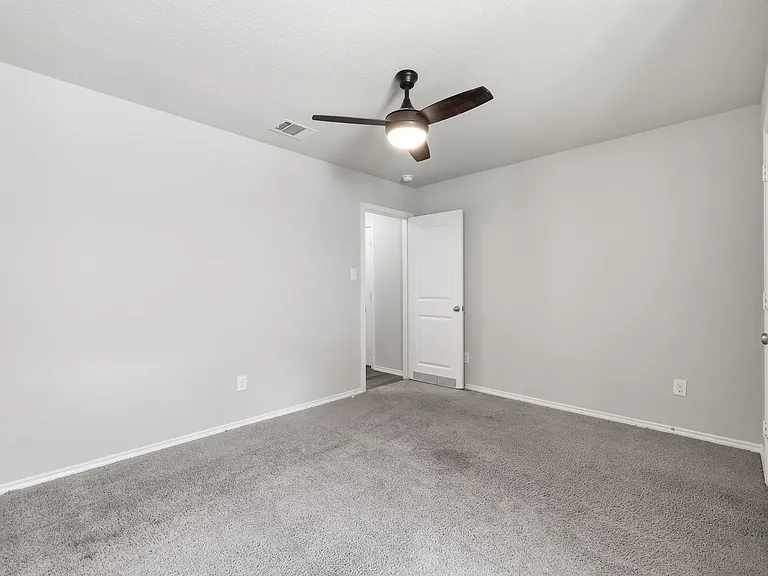 13755 Bradford Park — Photo 21