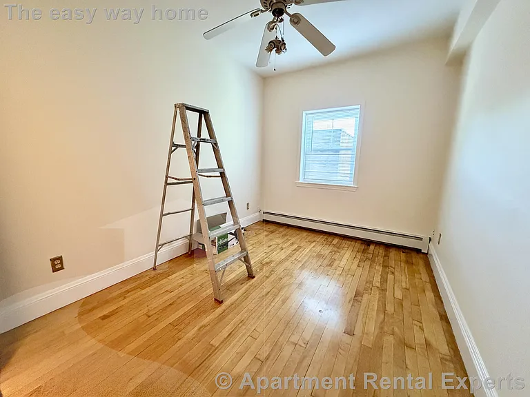1034 Cambridge St — Photo 14