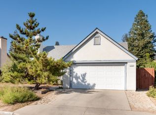 2162 E Cromwell Ave, Fresno, CA 93720