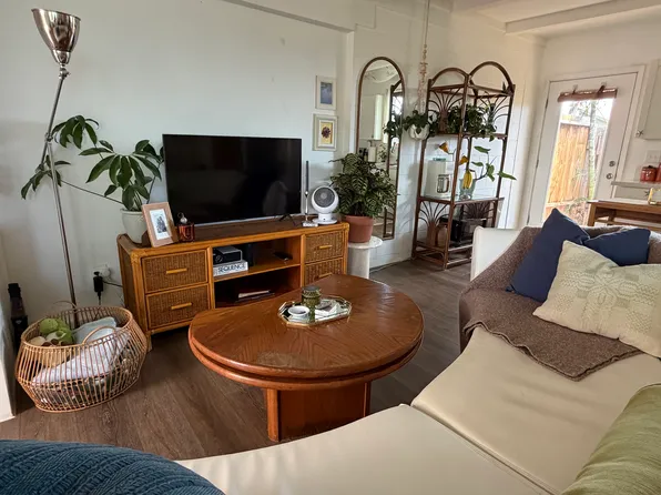 11 Ka Lei Pl #B, Makawao, HI 96768