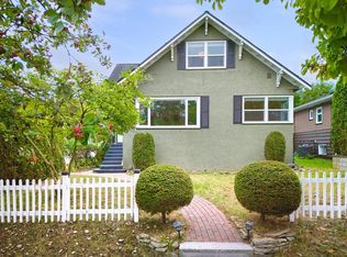 102 Durham St, New Westminster, BC V3L1X1