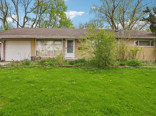 225 Bode Rd, Hoffman Estates, IL 60169