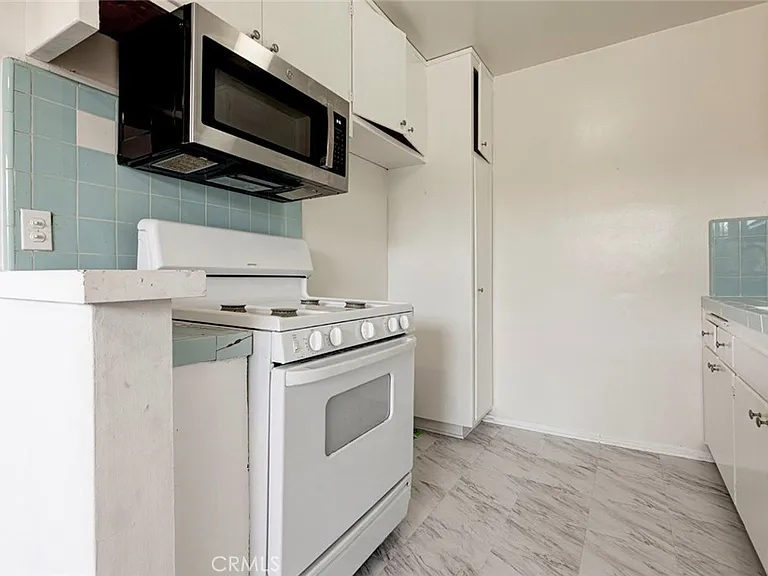 1835 N Alexandria Ave #7 — Photo 14