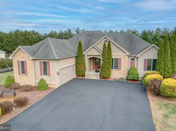 100 Dungarvan Dr, Middletown, DE 19709