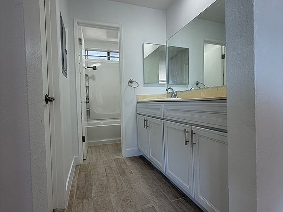 3rd image of 7100 Woodman Ave #109