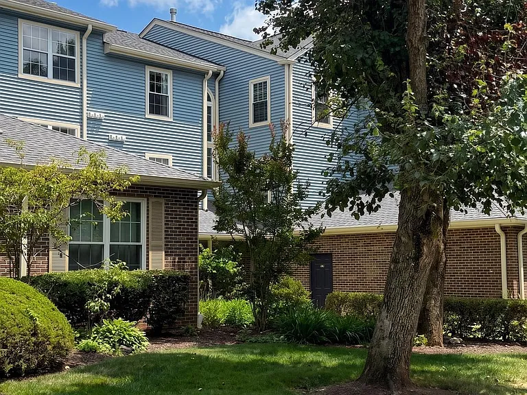 4332 Bayberry Ct — Photo 3