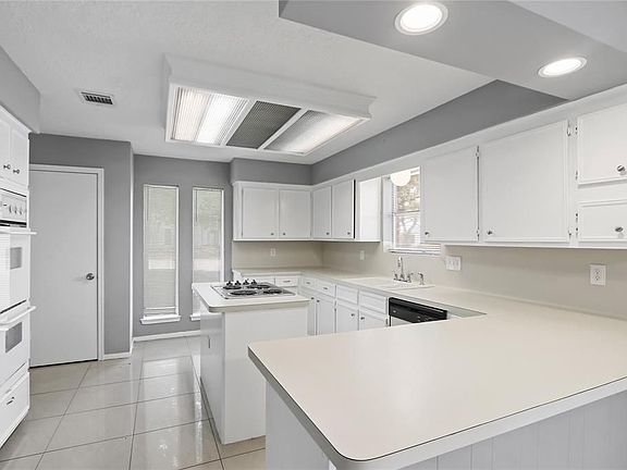 4th image of 2403 Creek Meadows Dr