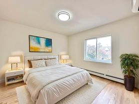 20-21 35th St, Astoria, NY