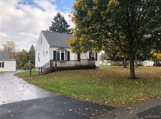280 Harding Rd, Williamsville, NY 14221