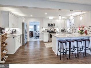 42 Indian Crk, Levittown, PA 19057