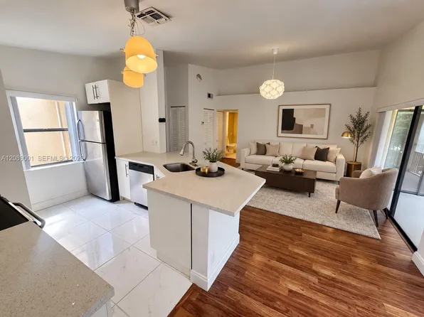 9999 Summerbreeze Dr, Fort Lauderdale, FL